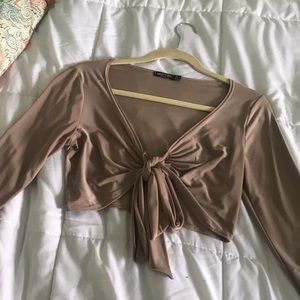 Long-Sleeve cropped tie in the front top